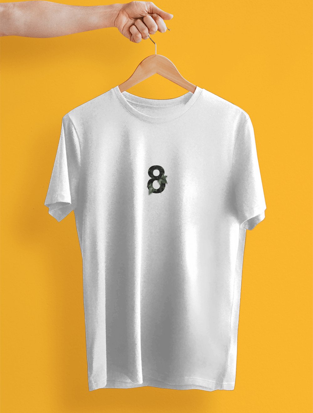 8 Rakamlı Sarmaşık Baskılı Beyaz Bisiklet Yaka T-shirt