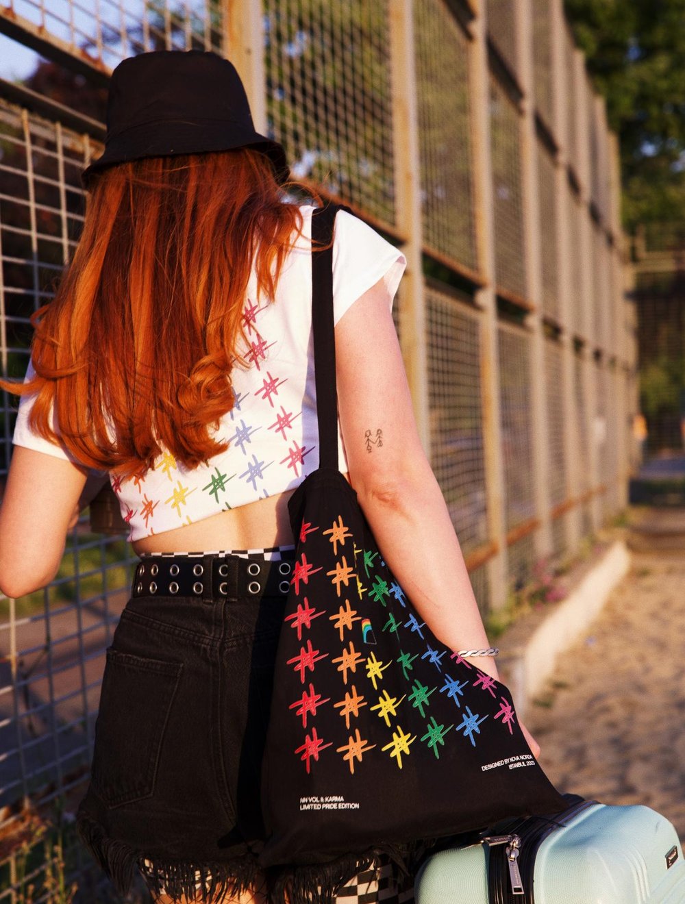 PRIDE COLLECTION BEYAZ CROP TOP