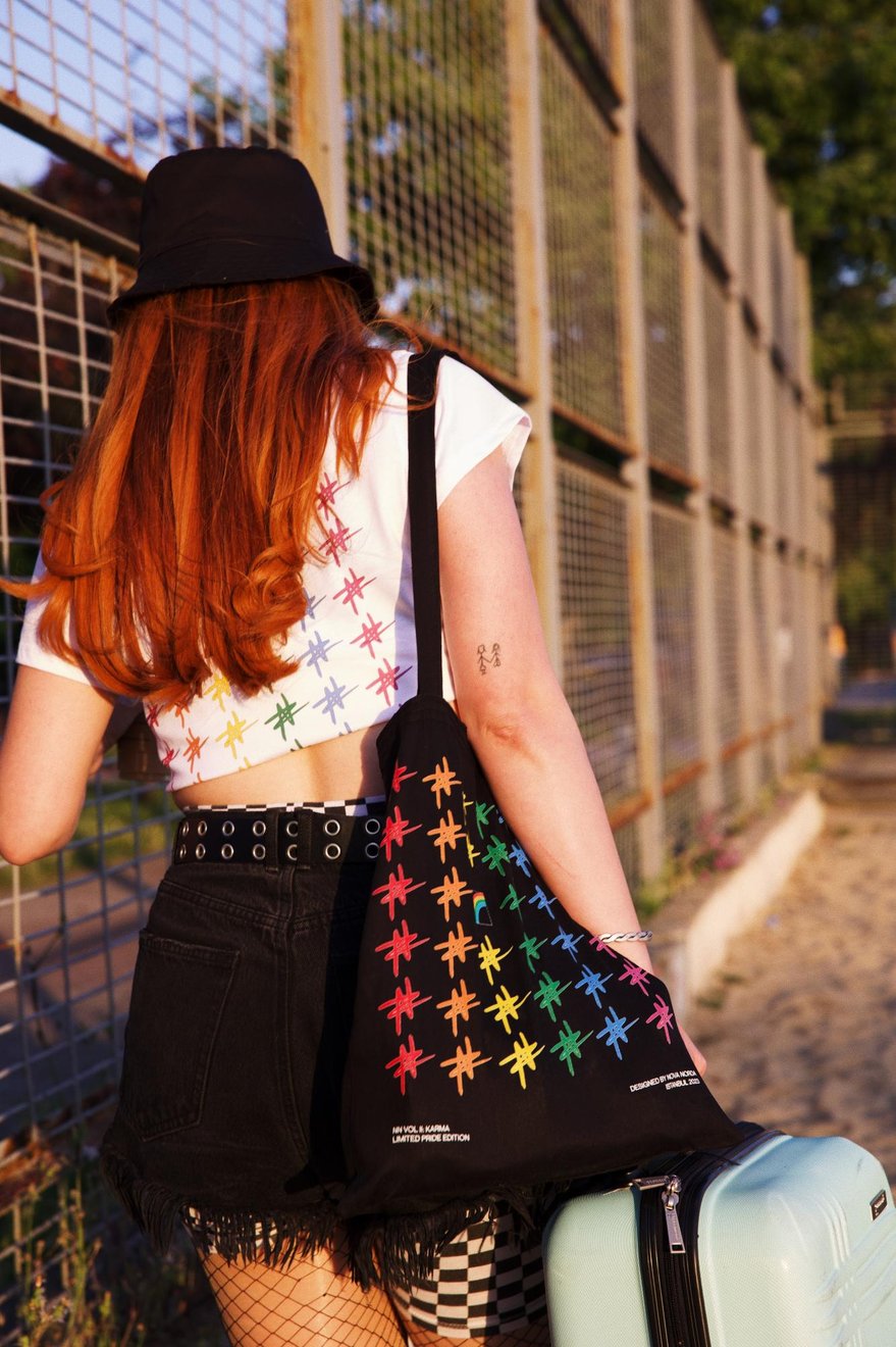 PRIDE COLLECTION BEYAZ CROP TOP
